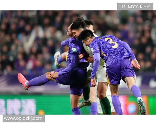 中超天津泰达迎战强敌全力争胜力争进入前列